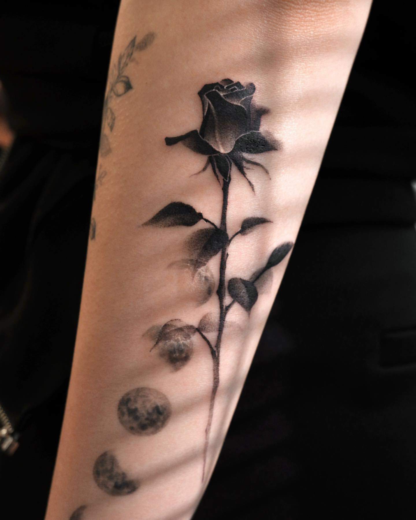 Tip 99+ about rose tattoo designs for men super cool - in.daotaonec