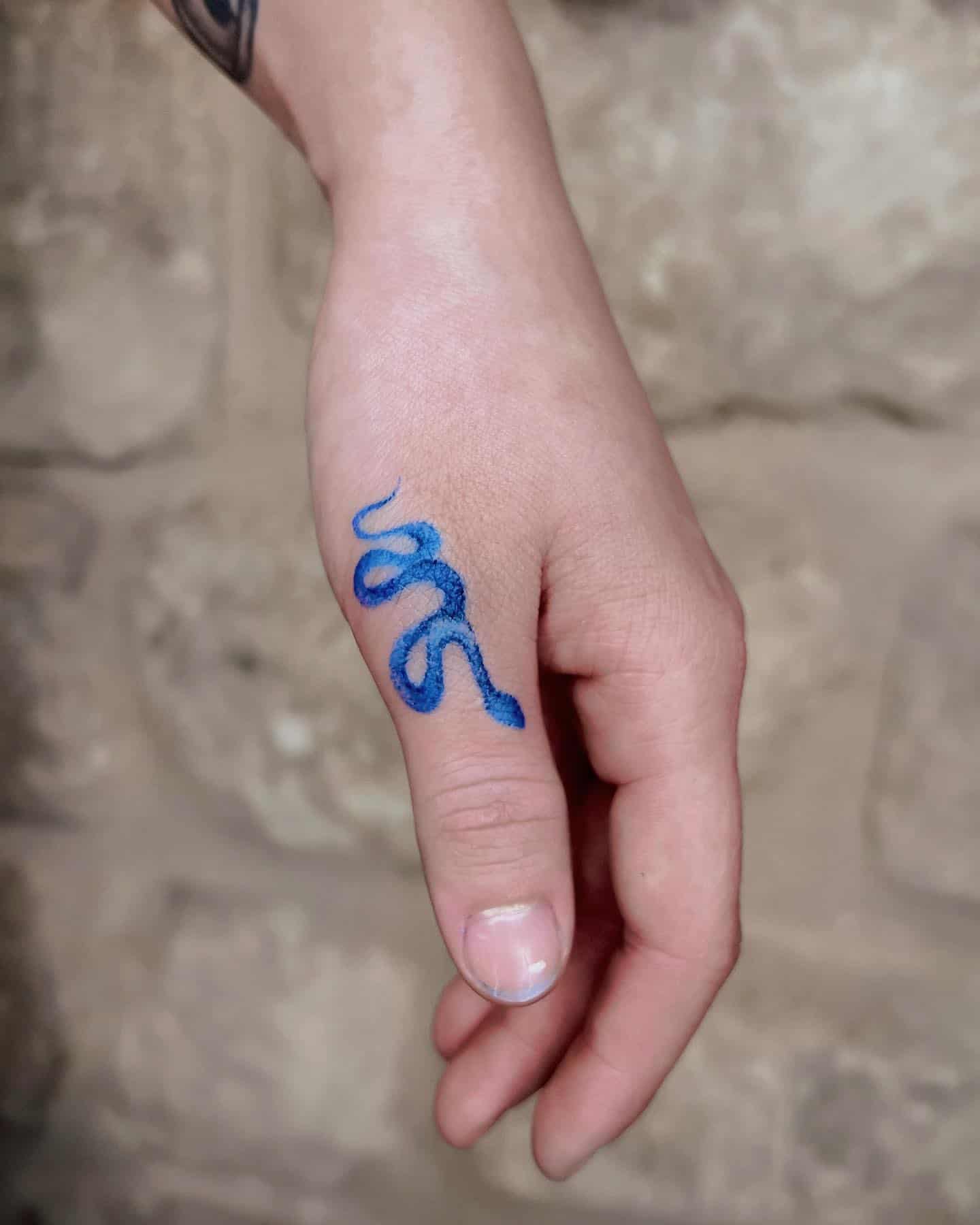 40 Awesome Minimalist Tattoo Ideas for Men & Women in 2023
