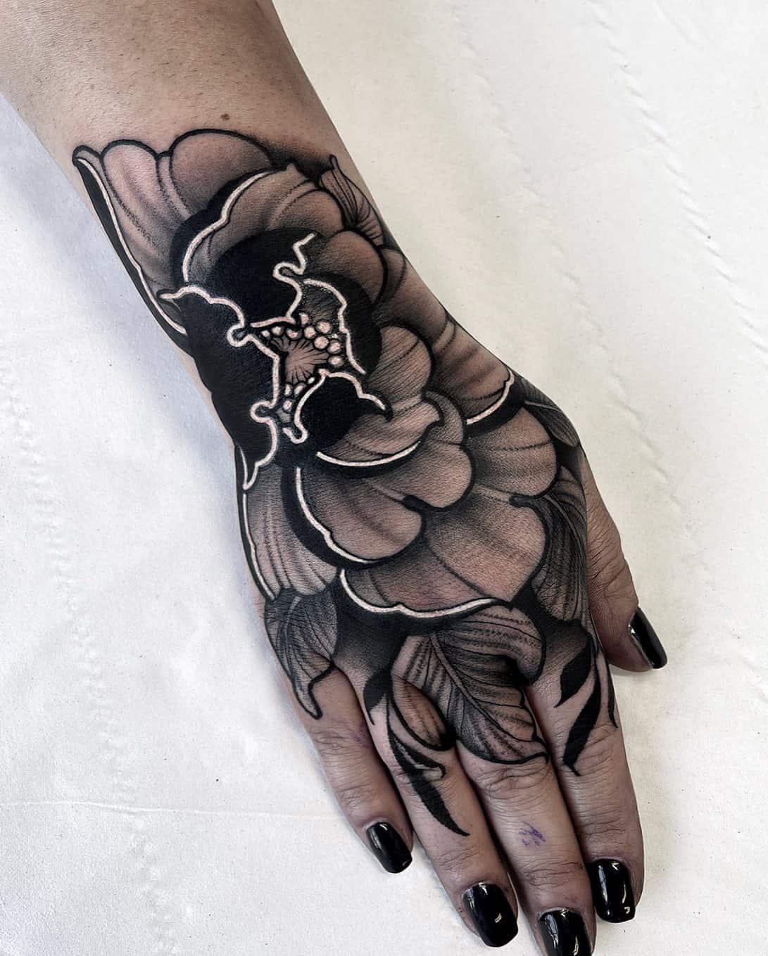 Hand Tattoo Ideas 34