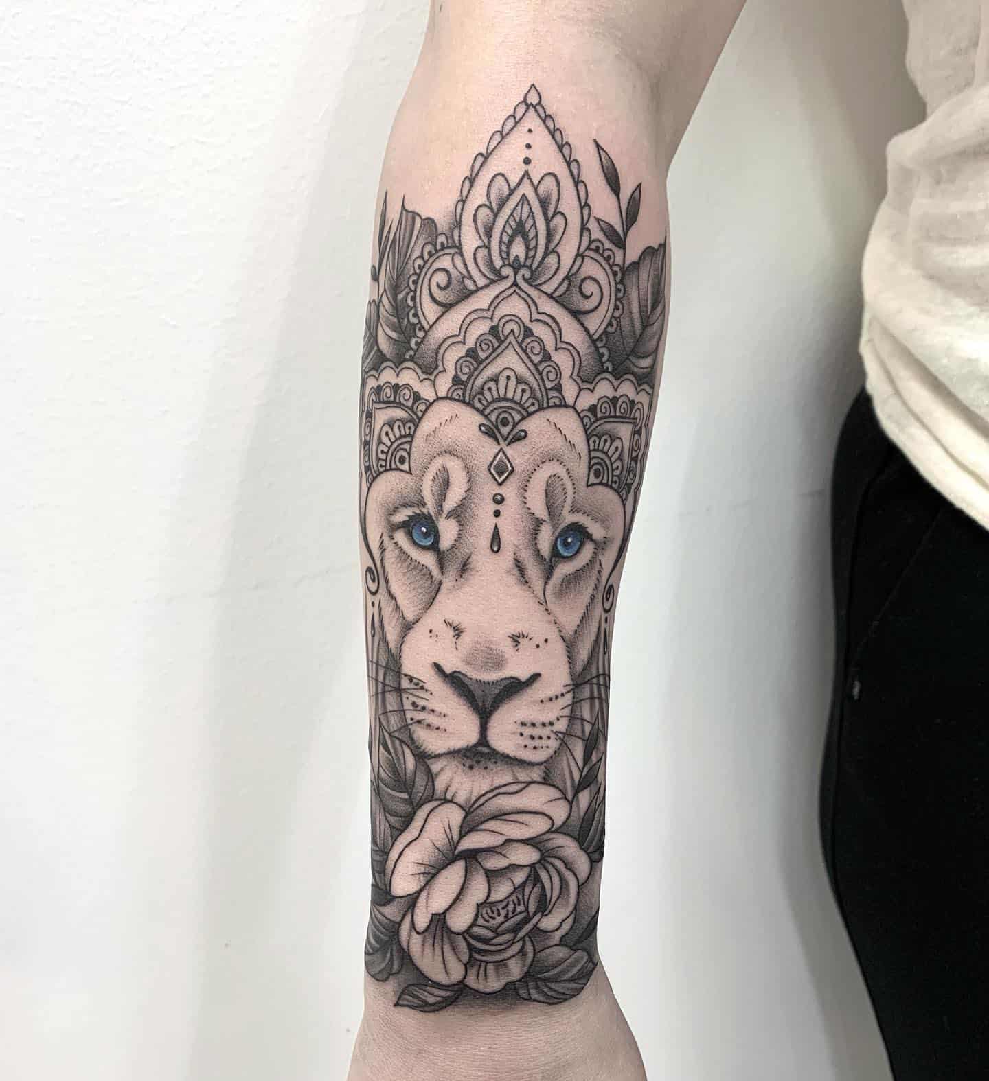 Lion Tattoo Ideas 36