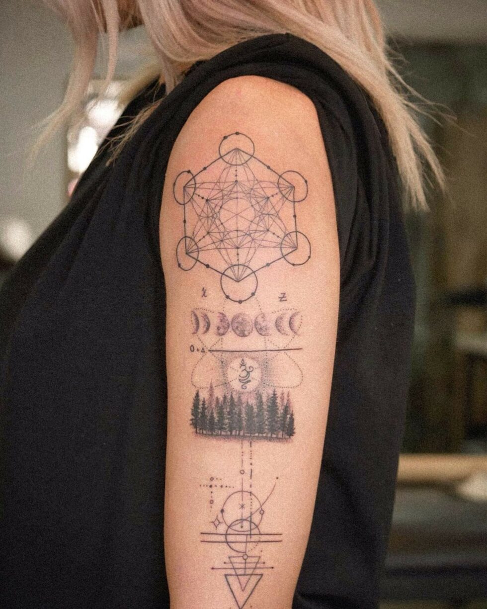33 Geometric Tattoo Ideas for Men & Women in 2024