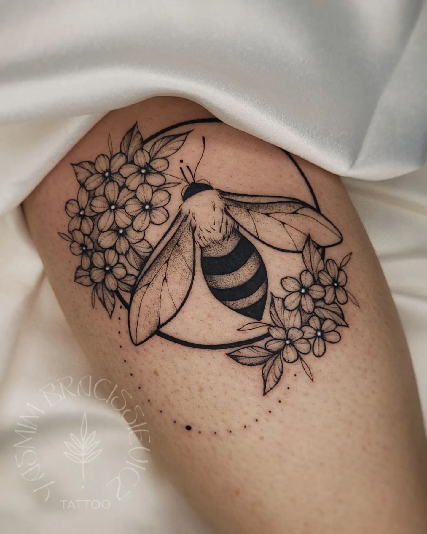 Bee Tattoo Ideas 19