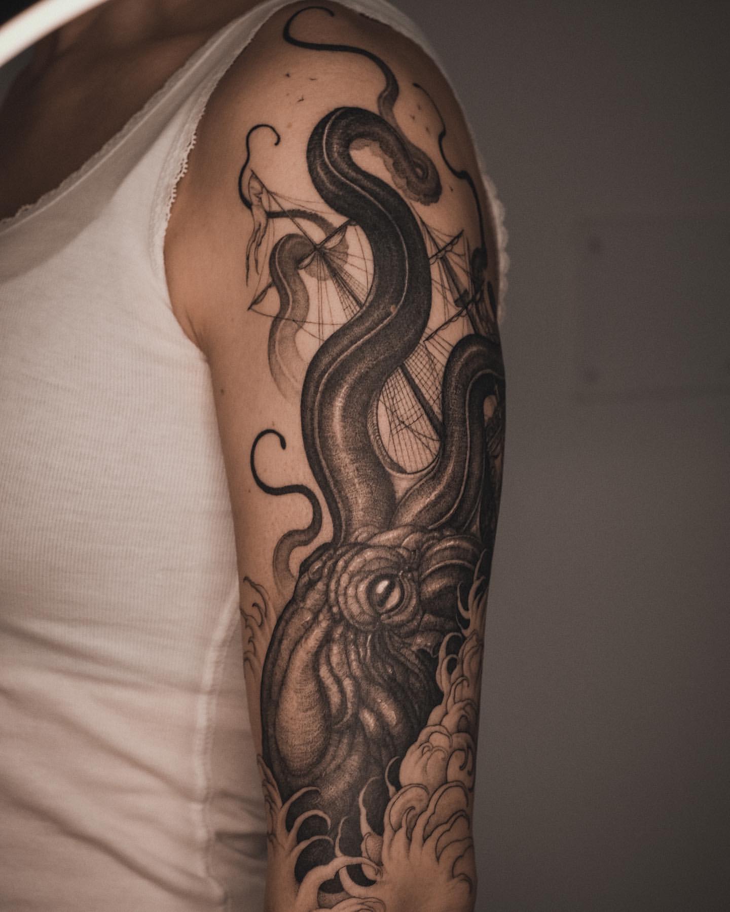 Kraken Tattoo Ideas 11