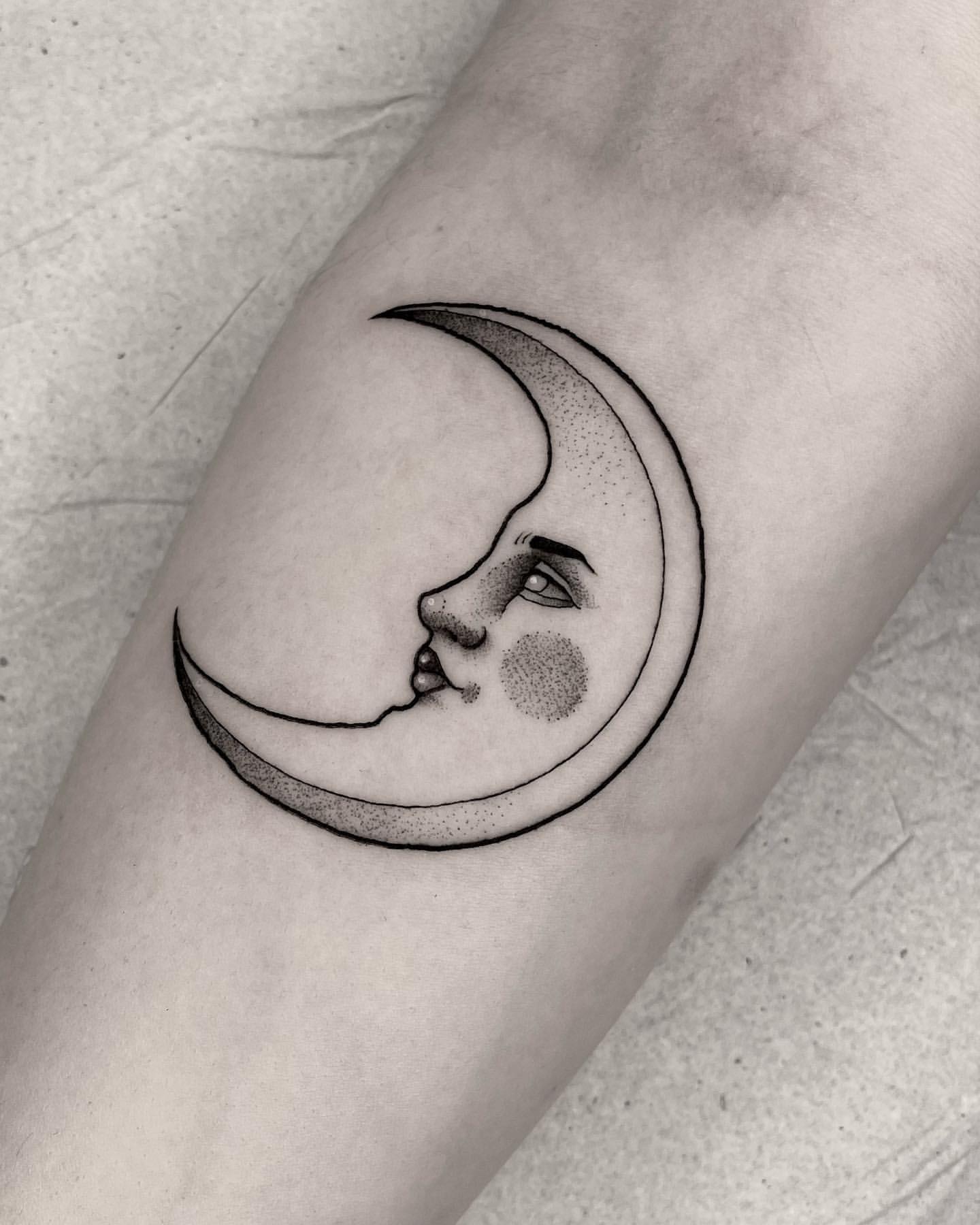 Moon Tattoo Ideas 10